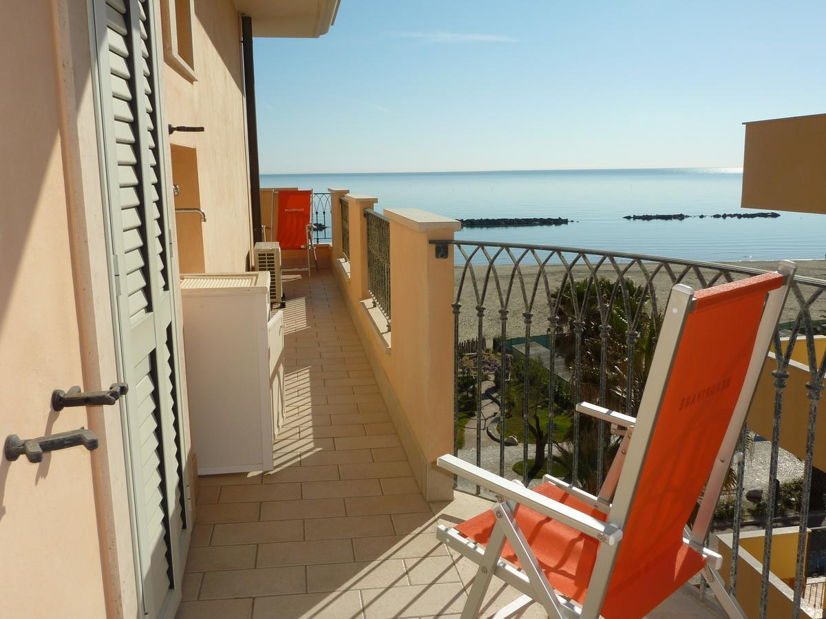Aparthotel Beaurivage San Benedetto del Tronto Exterior foto